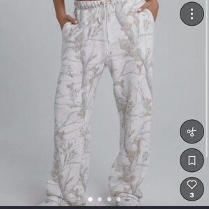 Women's Printed Cozy sweat Pants and crew neck - White camo. Dairy boy